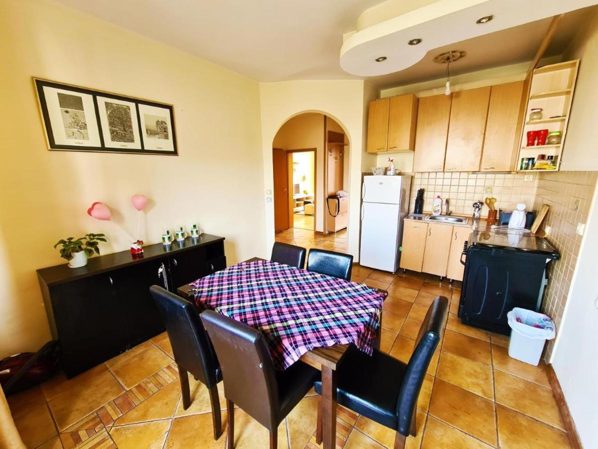 Fantazy Apartment Main Square Skopje Ngoại thất bức ảnh