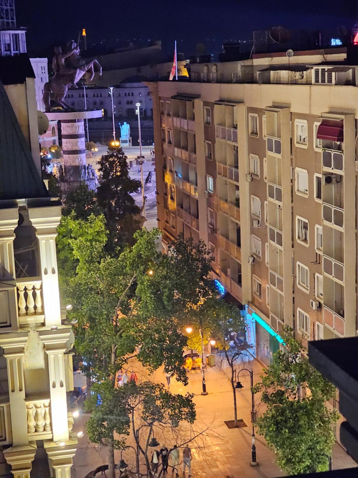 Fantazy Apartment Main Square Skopje Ngoại thất bức ảnh
